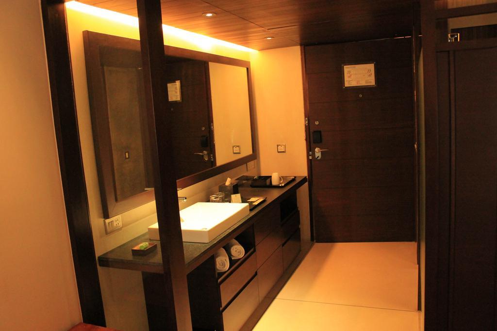 Holiday Inn & Suites Bengaluru Whitefield 外观 照片