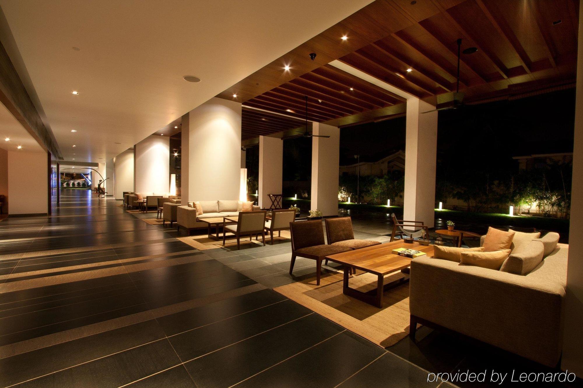 Holiday Inn & Suites Bengaluru Whitefield 内观 照片
