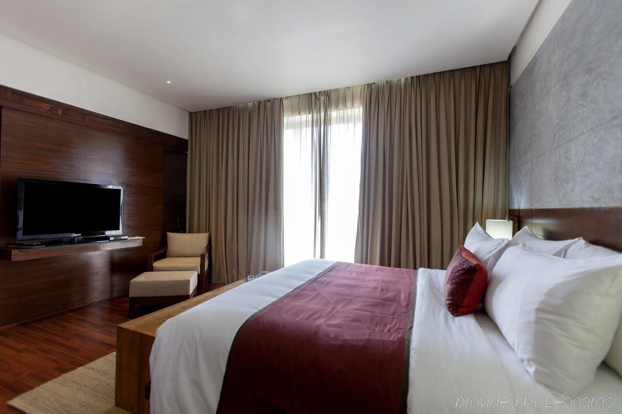 Holiday Inn & Suites Bengaluru Whitefield 外观 照片