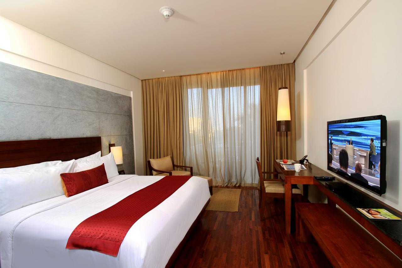 Holiday Inn & Suites Bengaluru Whitefield 外观 照片